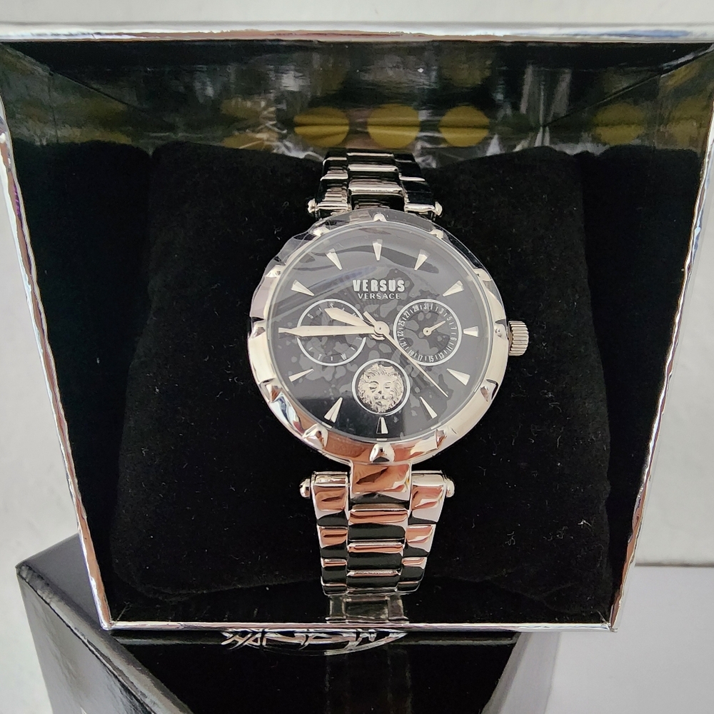 Versus Versace NWT Women's 36MM Stainless Steel Bracelet Watch. - Picture 4 of 16